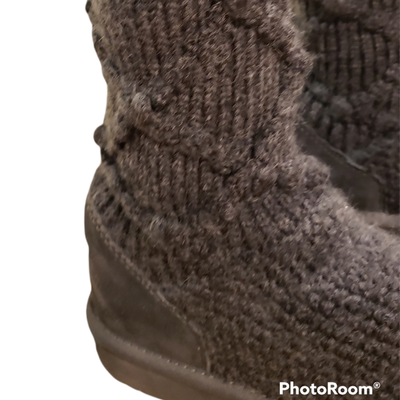 UGG tall Argyle Knit Light Gray Boots - Picture 2 of 7